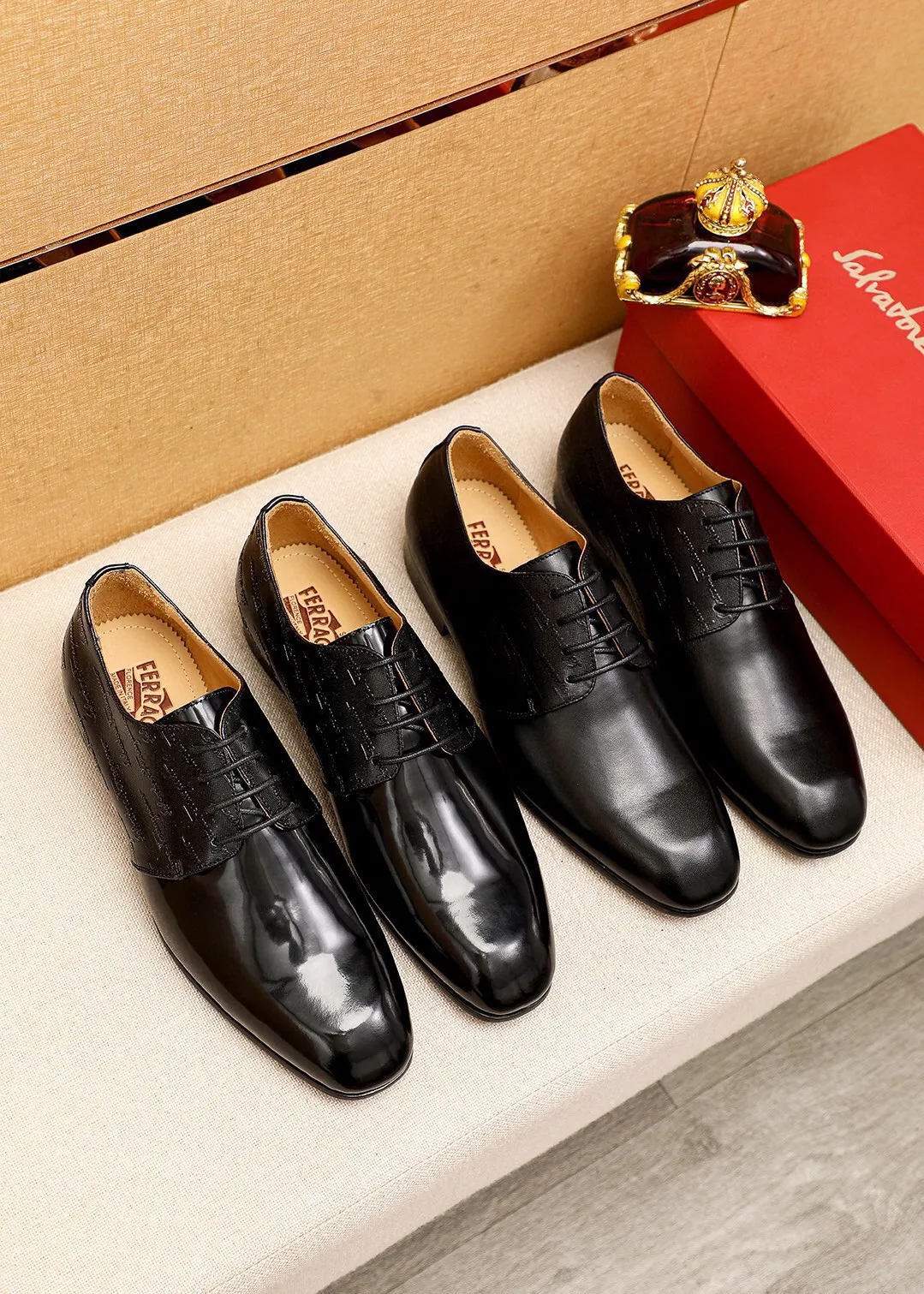 Men's shoes 💰520 💐 Product trademark: Ferragamo "Ferragamo" business leather shoes Regular size: 38-44 (45🉑️customized) Product materials: Selected imported calfskin upper+, imported water-dyed cowhide leather lining. Strong three-dimensional visual effect, combined outsole Color: 2⃣️seed leather materials optional